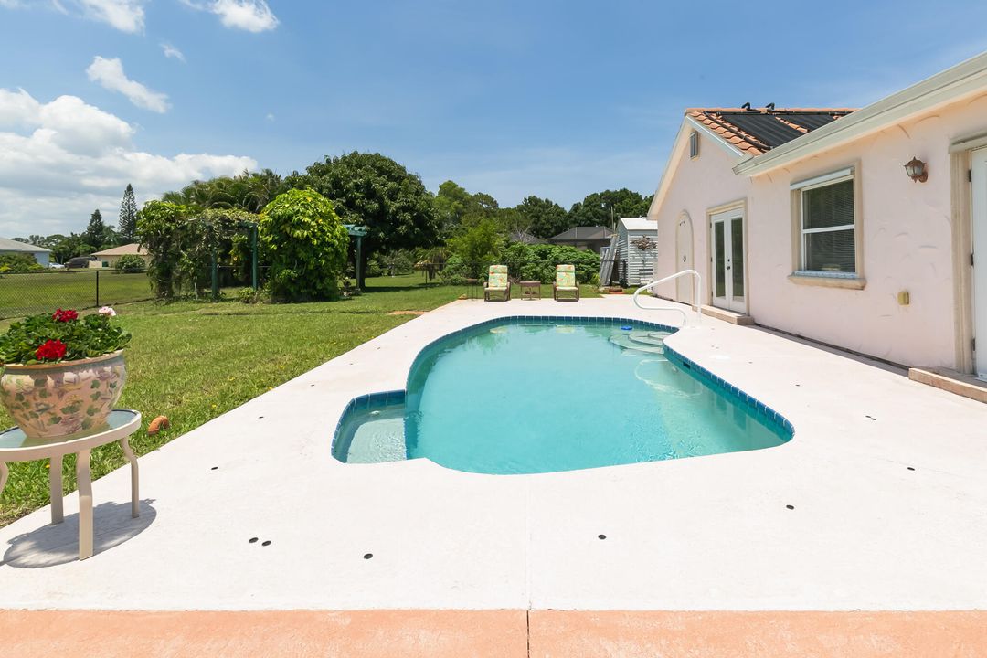 For Sale: $499,000 (3 beds, 2 baths, 1759 Square Feet)