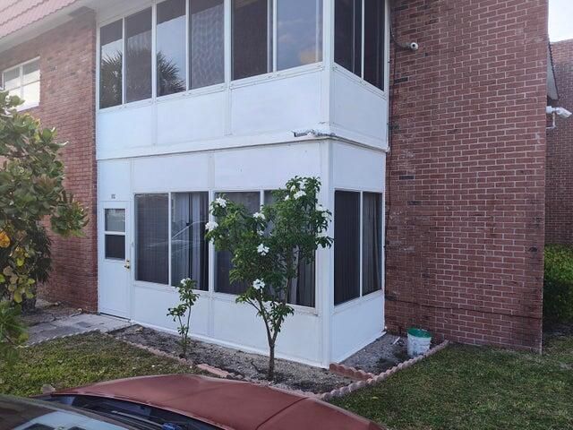 Active With Contract: $95,000 (2 beds, 2 baths, 1185 Square Feet)