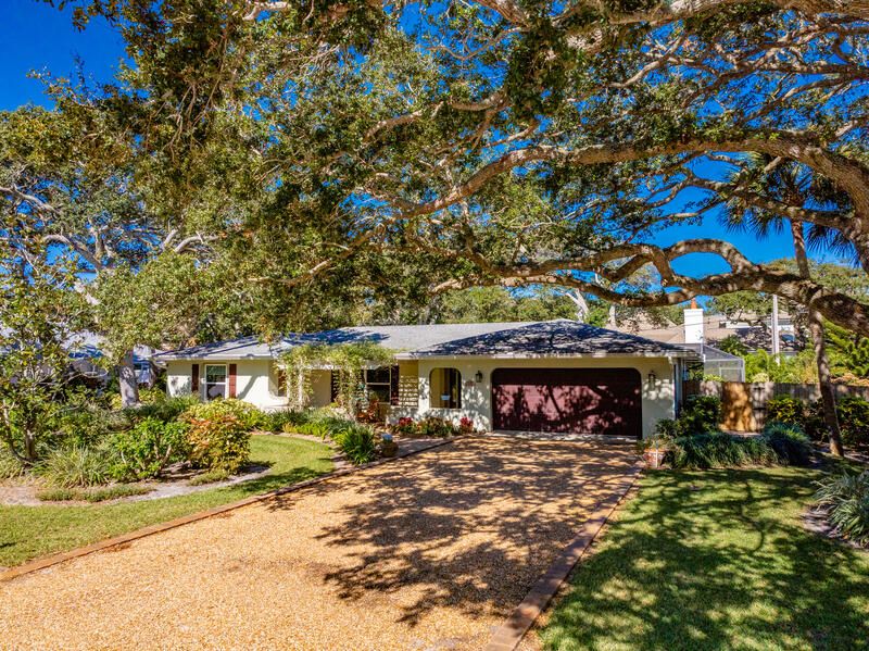 待售: $1,999,999 (3 贝兹, 2 浴室, 1956 平方英尺)