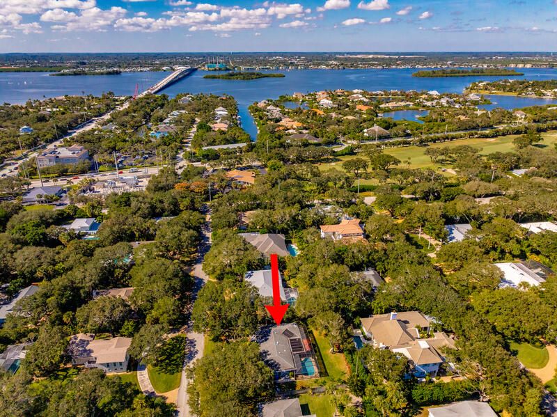 待售: $1,999,999 (3 贝兹, 2 浴室, 1956 平方英尺)