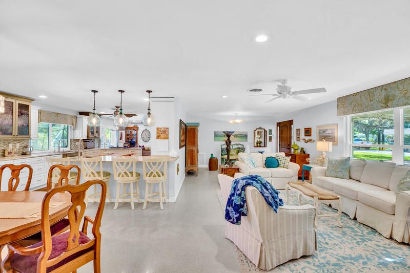 待售: $1,999,999 (3 贝兹, 2 浴室, 1956 平方英尺)