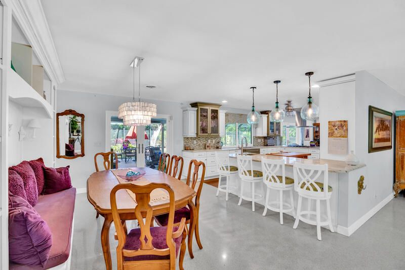 待售: $1,999,999 (3 贝兹, 2 浴室, 1956 平方英尺)