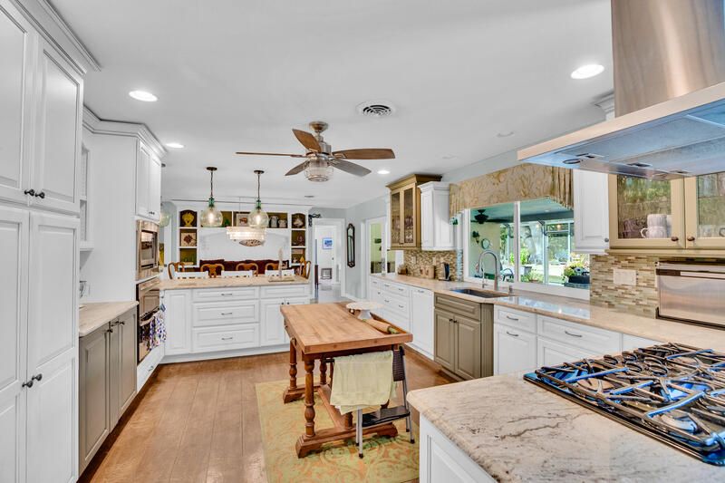 待售: $1,999,999 (3 贝兹, 2 浴室, 1956 平方英尺)