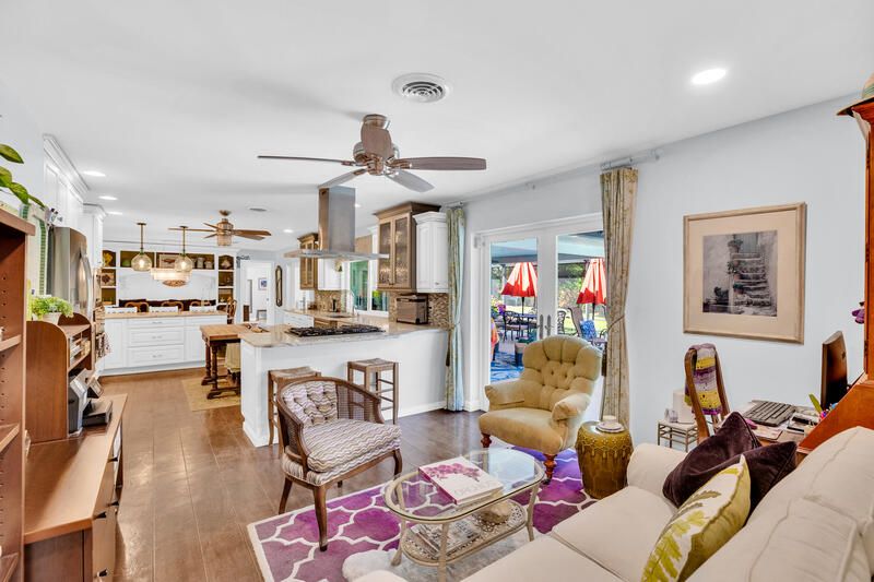 待售: $1,999,999 (3 贝兹, 2 浴室, 1956 平方英尺)