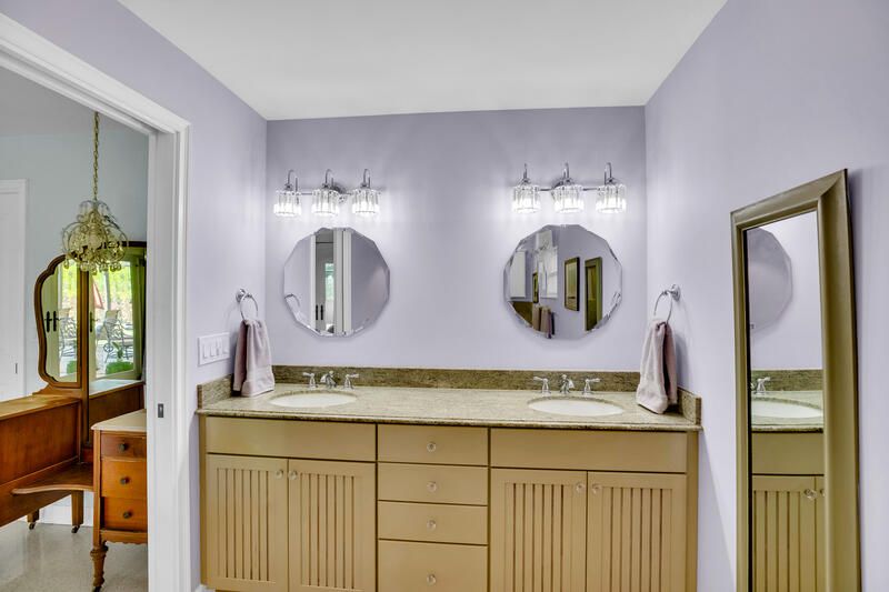 待售: $1,999,999 (3 贝兹, 2 浴室, 1956 平方英尺)