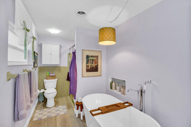 待售: $1,999,999 (3 贝兹, 2 浴室, 1956 平方英尺)