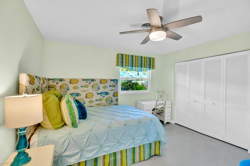 待售: $1,999,999 (3 贝兹, 2 浴室, 1956 平方英尺)