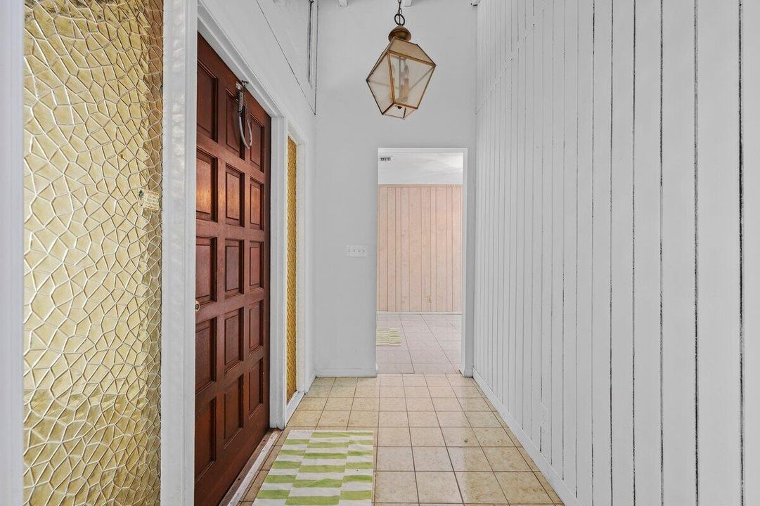 Activo con contrato: $559,000 (3 camas, 2 baños, 1946 Pies cuadrados)