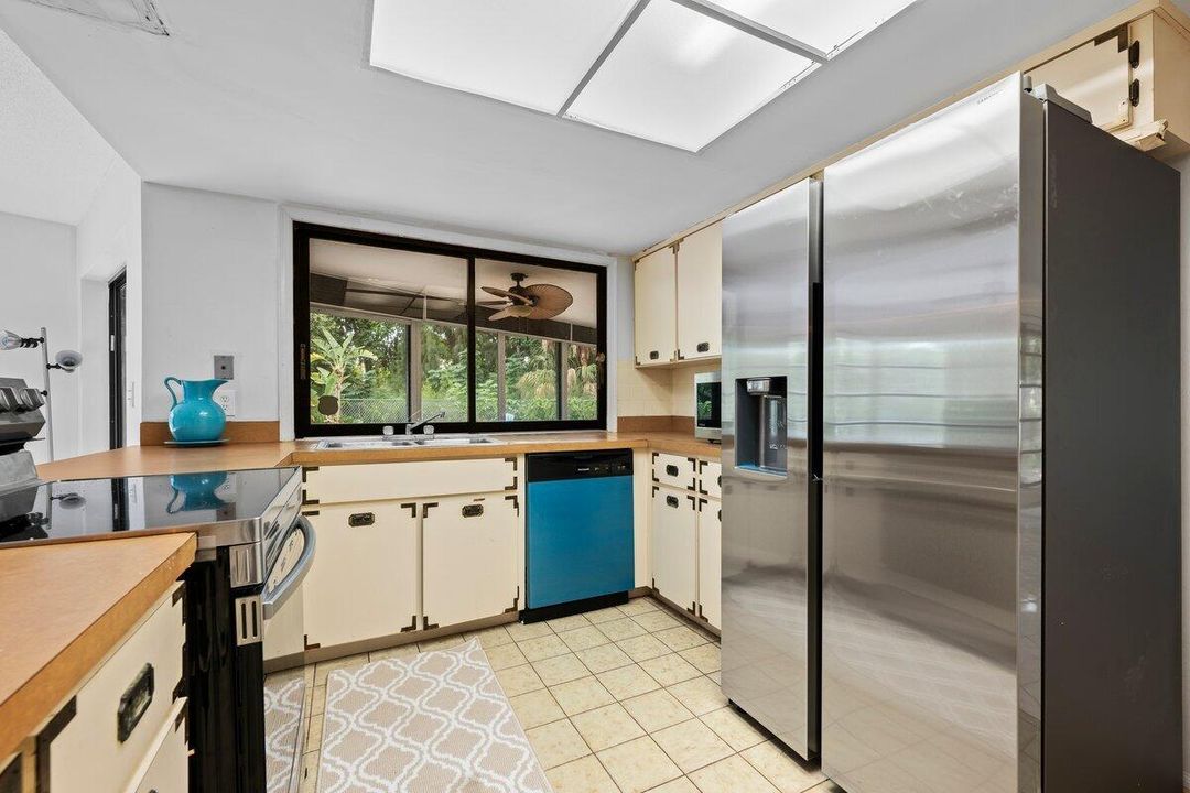 Activo con contrato: $559,000 (3 camas, 2 baños, 1946 Pies cuadrados)