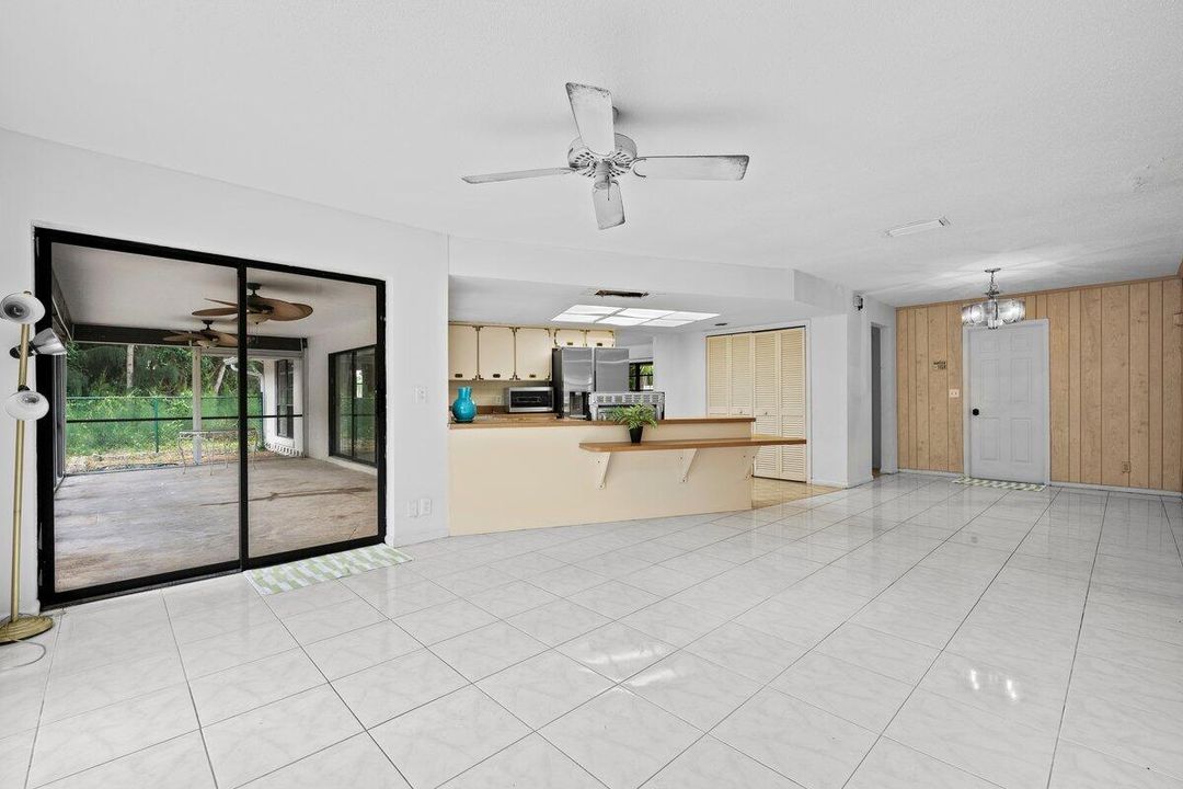 Activo con contrato: $559,000 (3 camas, 2 baños, 1946 Pies cuadrados)