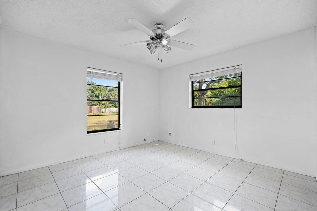 Activo con contrato: $559,000 (3 camas, 2 baños, 1946 Pies cuadrados)