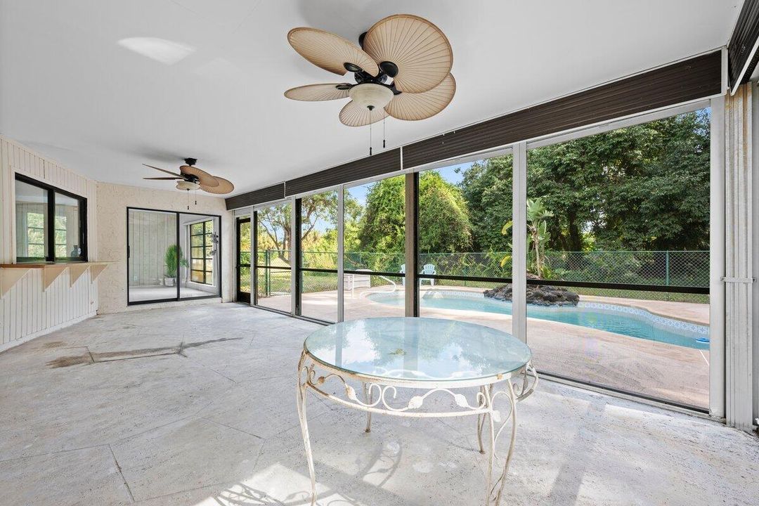 Activo con contrato: $559,000 (3 camas, 2 baños, 1946 Pies cuadrados)