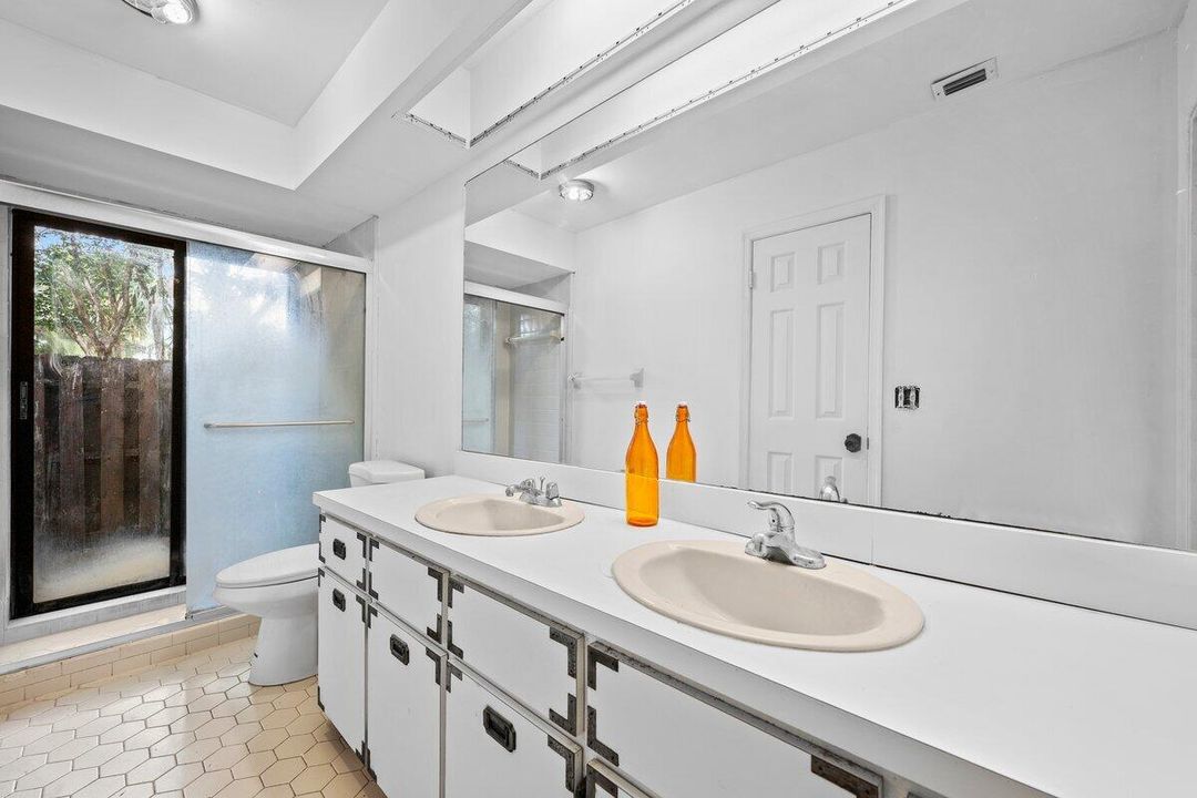 Activo con contrato: $559,000 (3 camas, 2 baños, 1946 Pies cuadrados)