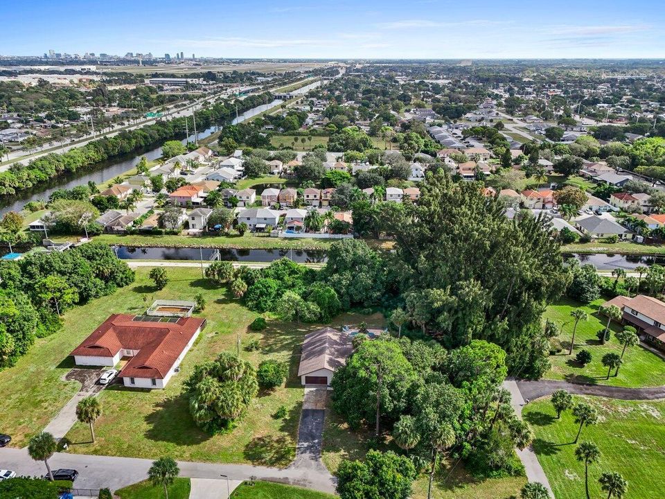 Activo con contrato: $559,000 (3 camas, 2 baños, 1946 Pies cuadrados)