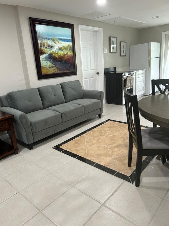 For Rent: $4,500 (3 beds, 2 baths, 1557 Square Feet)