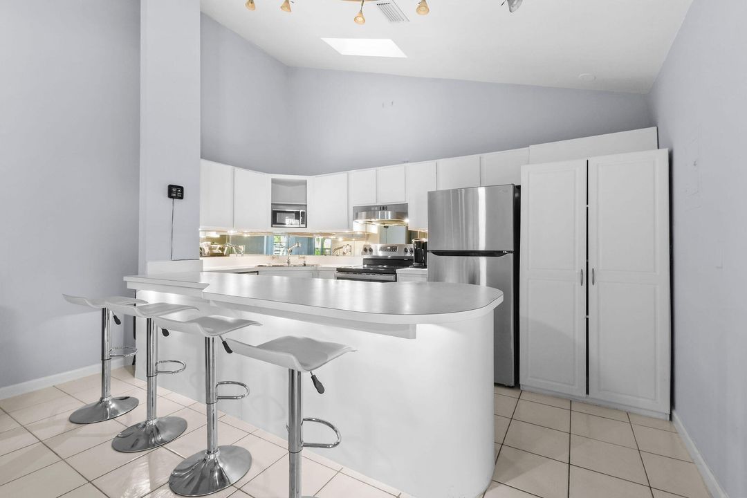 出租: $3,500 (2 贝兹, 2 浴室, 1100 平方英尺)