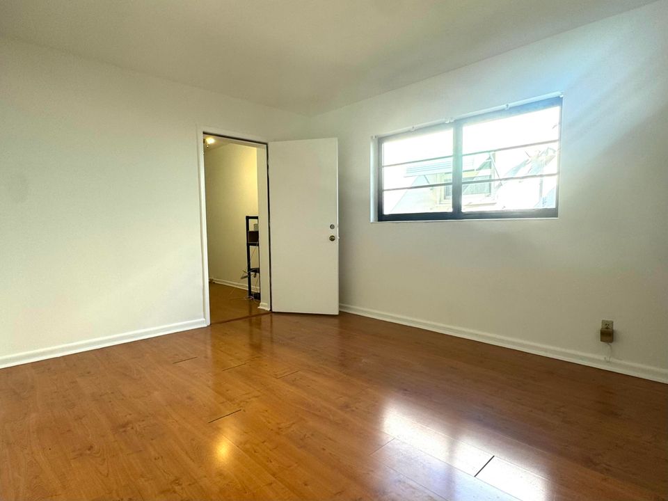 En Venta: $700,000 (2 camas, 2 baños, 1078 Pies cuadrados)