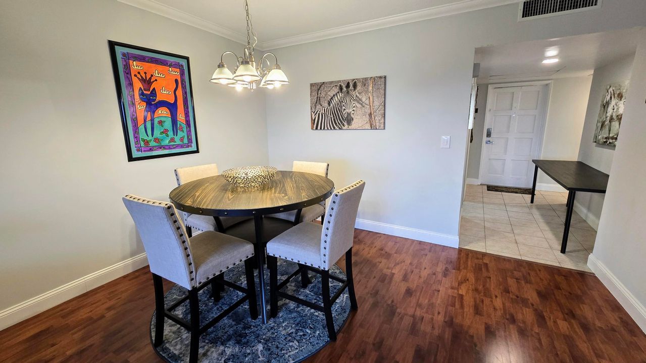 For Sale: $159,900 (1 beds, 1 baths, 900 Square Feet)