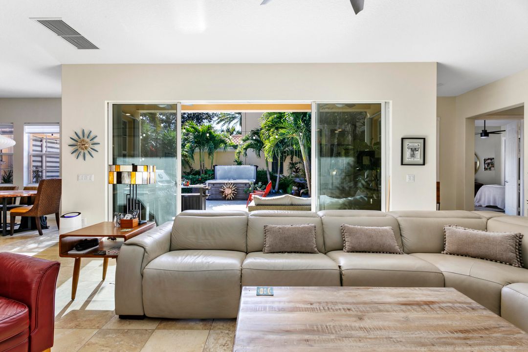 For Sale: $1,199,000 (3 beds, 3 baths, 2470 Square Feet)