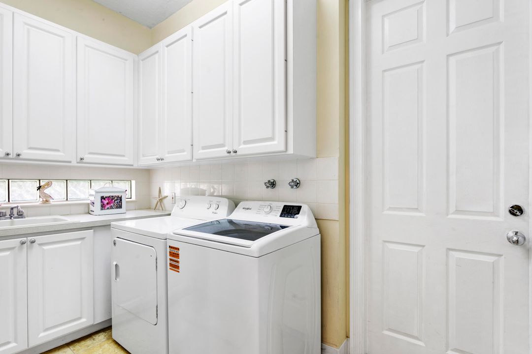 For Sale: $1,199,000 (3 beds, 3 baths, 2470 Square Feet)