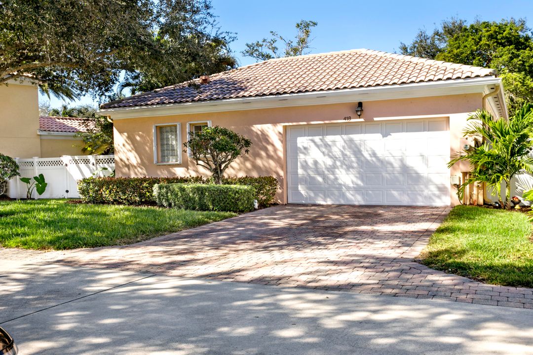 For Sale: $1,199,000 (3 beds, 3 baths, 2470 Square Feet)