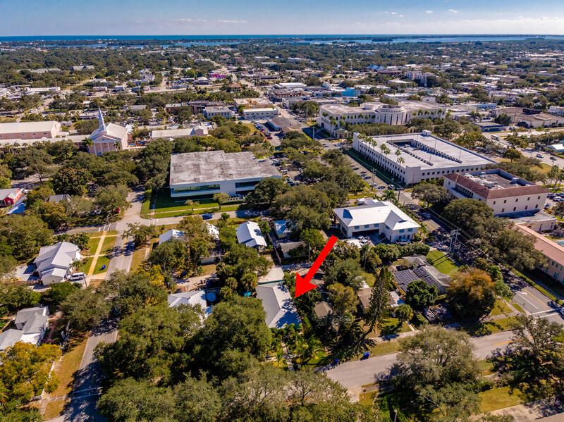 For Sale: $475,000 (3 beds, 3 baths, 1764 Square Feet)