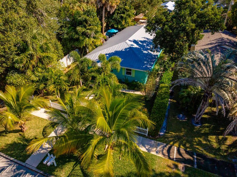 For Sale: $475,000 (3 beds, 3 baths, 1764 Square Feet)