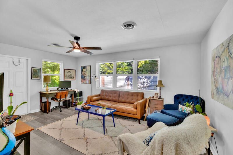 For Sale: $475,000 (3 beds, 3 baths, 1764 Square Feet)