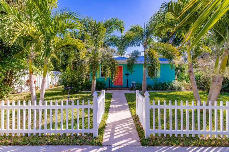 For Sale: $475,000 (3 beds, 3 baths, 1764 Square Feet)