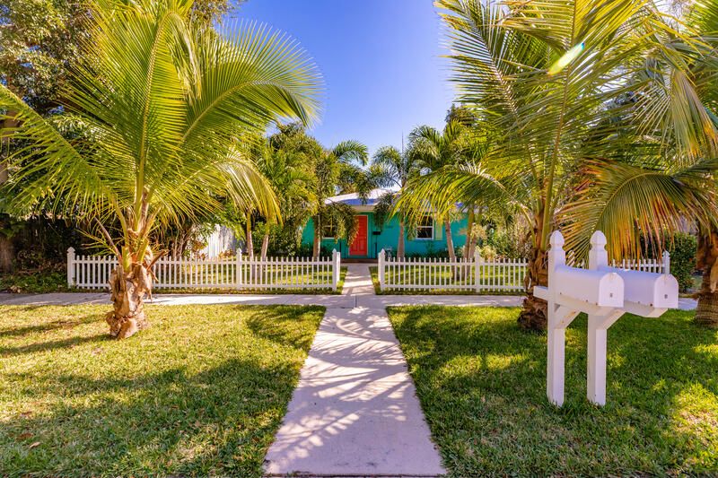 For Sale: $475,000 (3 beds, 3 baths, 1764 Square Feet)