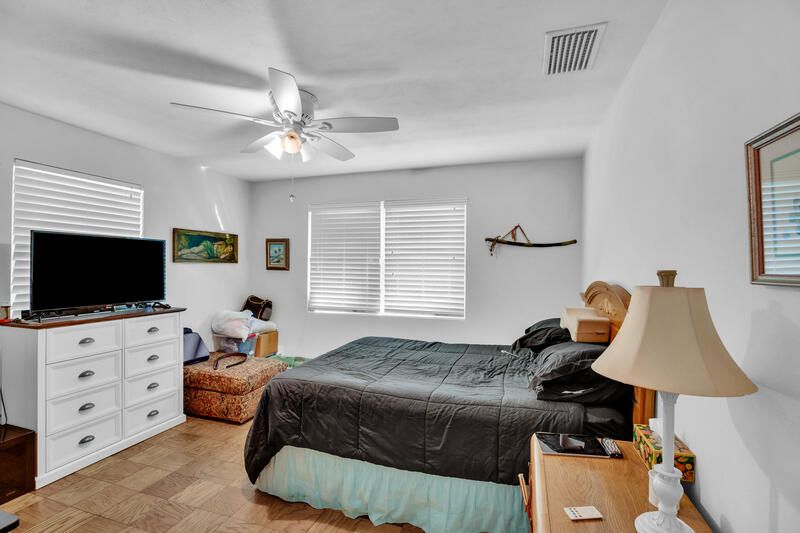 For Sale: $475,000 (3 beds, 3 baths, 1764 Square Feet)