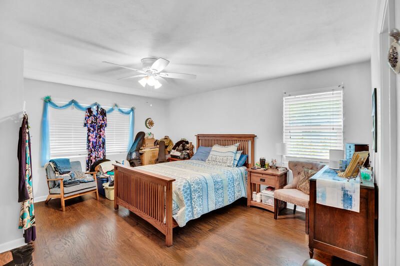 For Sale: $475,000 (3 beds, 3 baths, 1764 Square Feet)