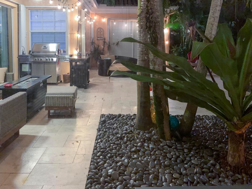 For Sale: $1,199,000 (3 beds, 3 baths, 2470 Square Feet)