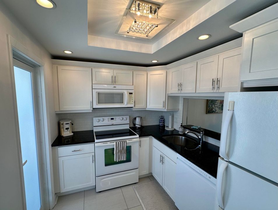 В аренду: $2,900 (2 спален, 2 ванн, 1000 Квадратных фут)