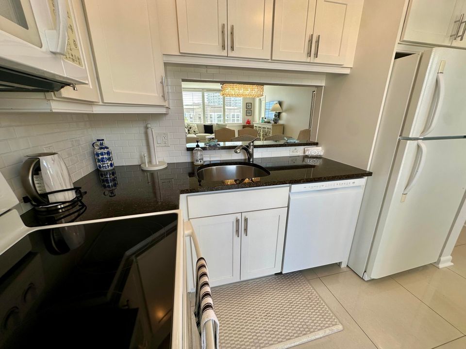 В аренду: $2,900 (2 спален, 2 ванн, 1000 Квадратных фут)