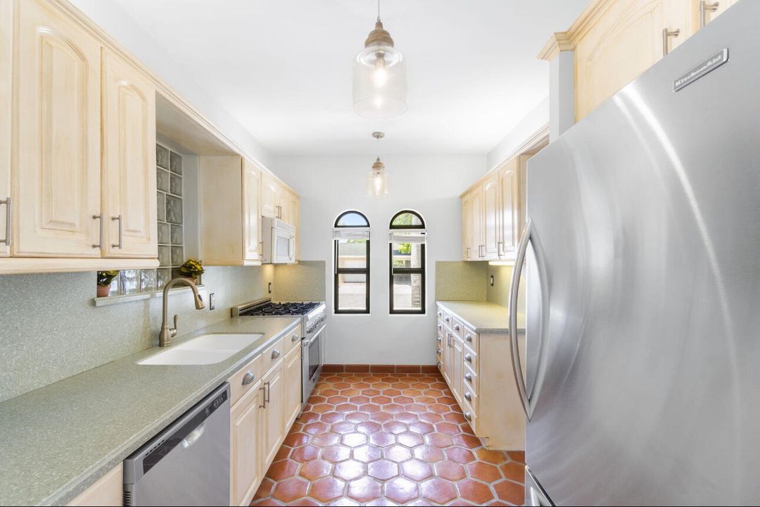 En Renta: $11,000 (4 camas, 4 baños, 2758 Pies cuadrados)