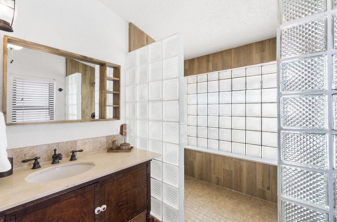 En Renta: $11,000 (4 camas, 4 baños, 2758 Pies cuadrados)