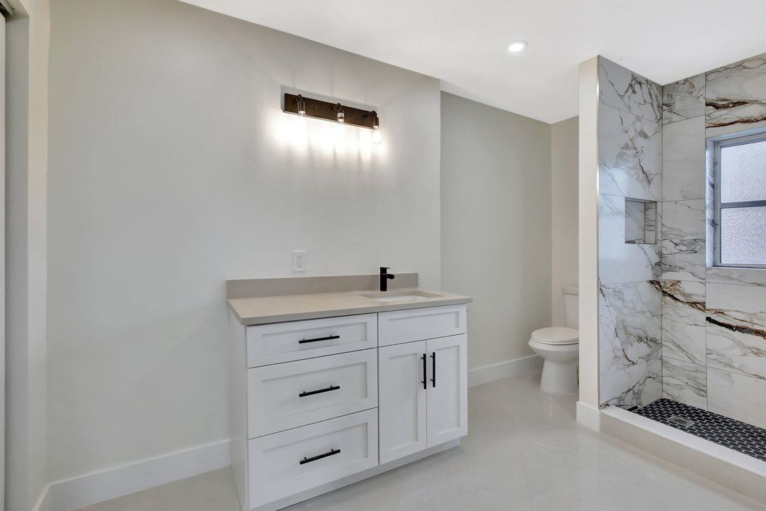 Active With Contract: $199,900 (2 beds, 2 baths, 1025 Square Feet)