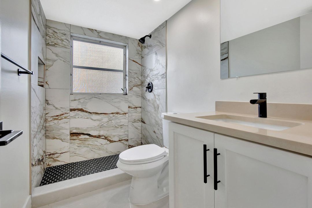 Active With Contract: $199,900 (2 beds, 2 baths, 1025 Square Feet)