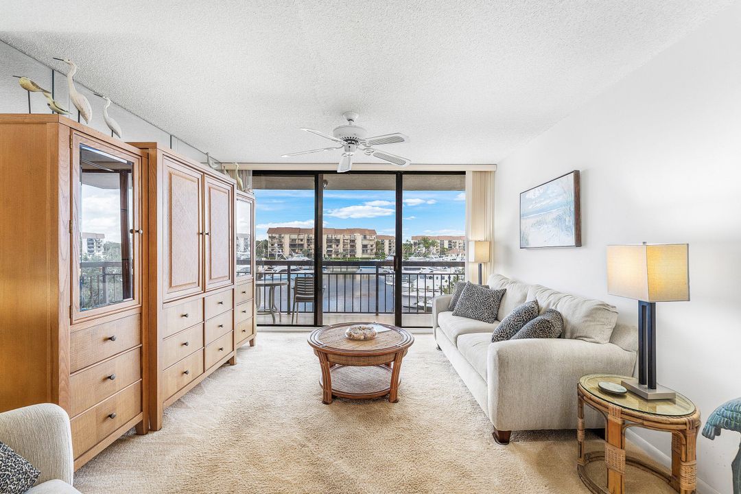 待售: $485,000 (2 贝兹, 2 浴室, 1385 平方英尺)