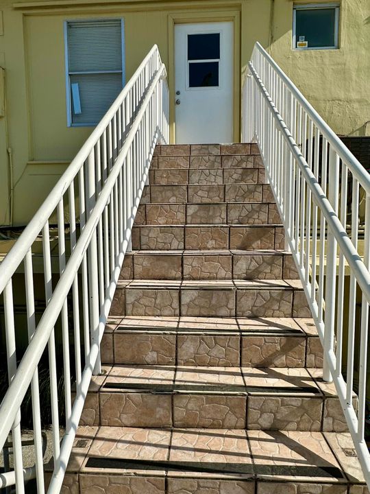 For Rent: $4,995 (2 beds, 2 baths, 1250 Square Feet)