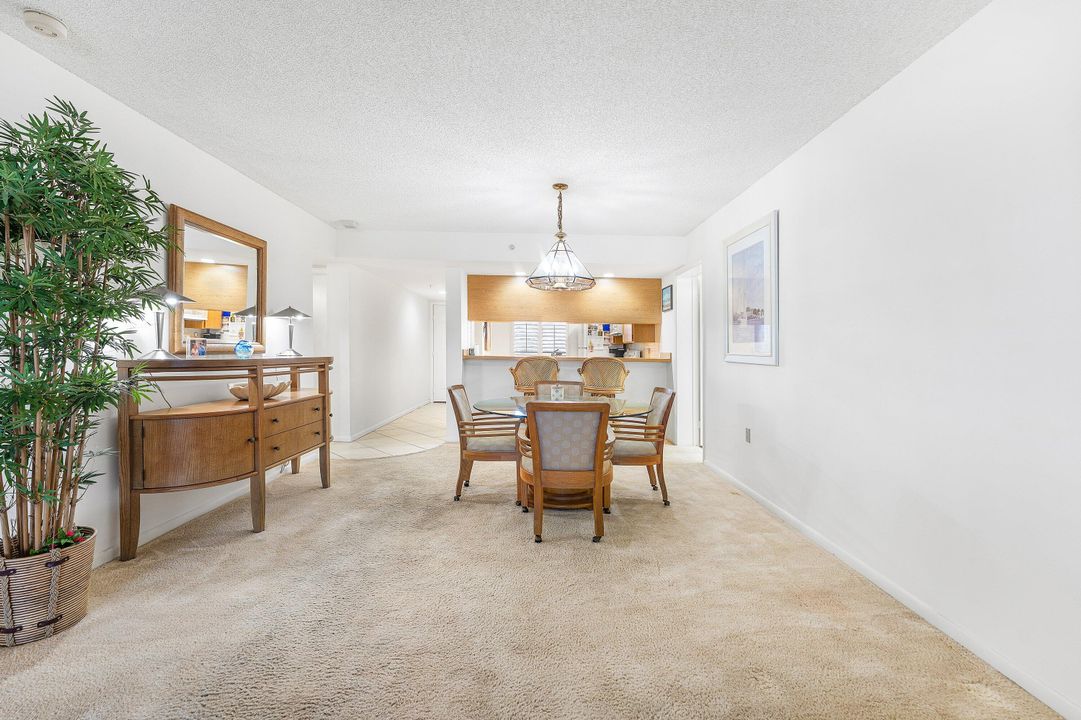 待售: $485,000 (2 贝兹, 2 浴室, 1385 平方英尺)