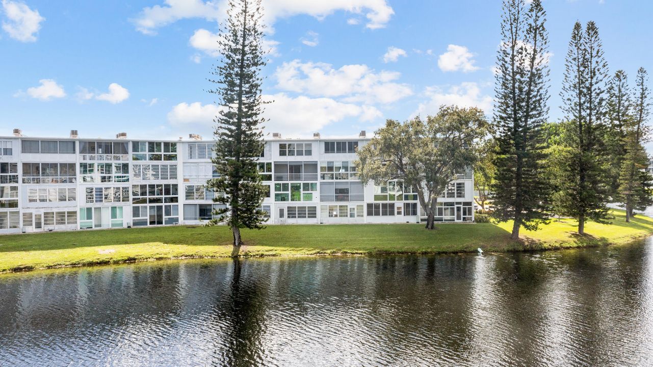 На продажу: $99,000 (1 спален, 1 ванн, 700 Квадратных фут)