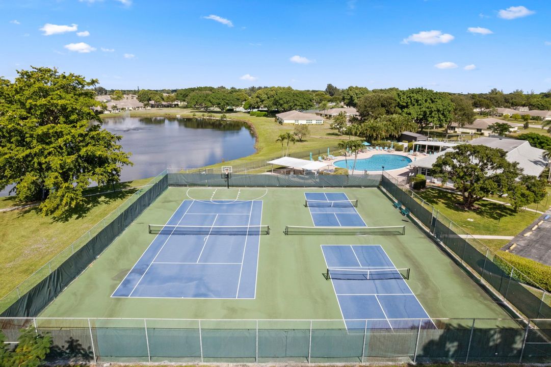 出租: $3,000 (2 贝兹, 2 浴室, 1186 平方英尺)