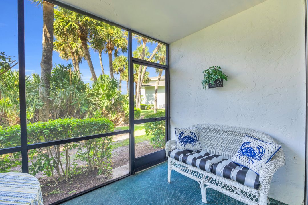 For Sale: $199,900 (1 beds, 1 baths, 678 Square Feet)