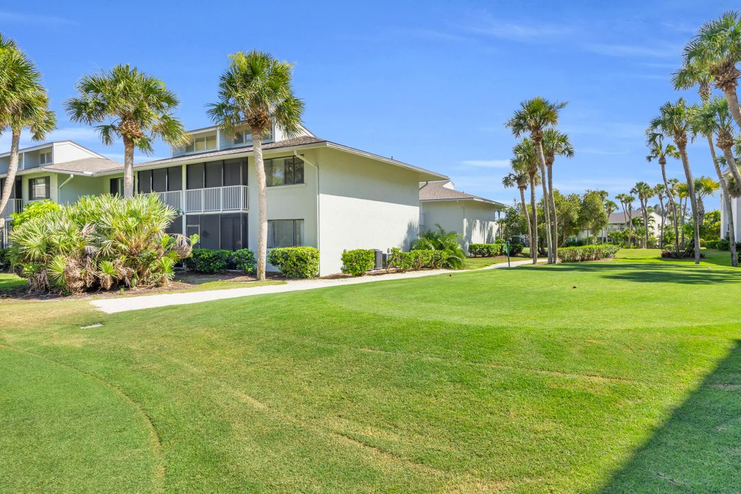 For Sale: $199,900 (1 beds, 1 baths, 678 Square Feet)