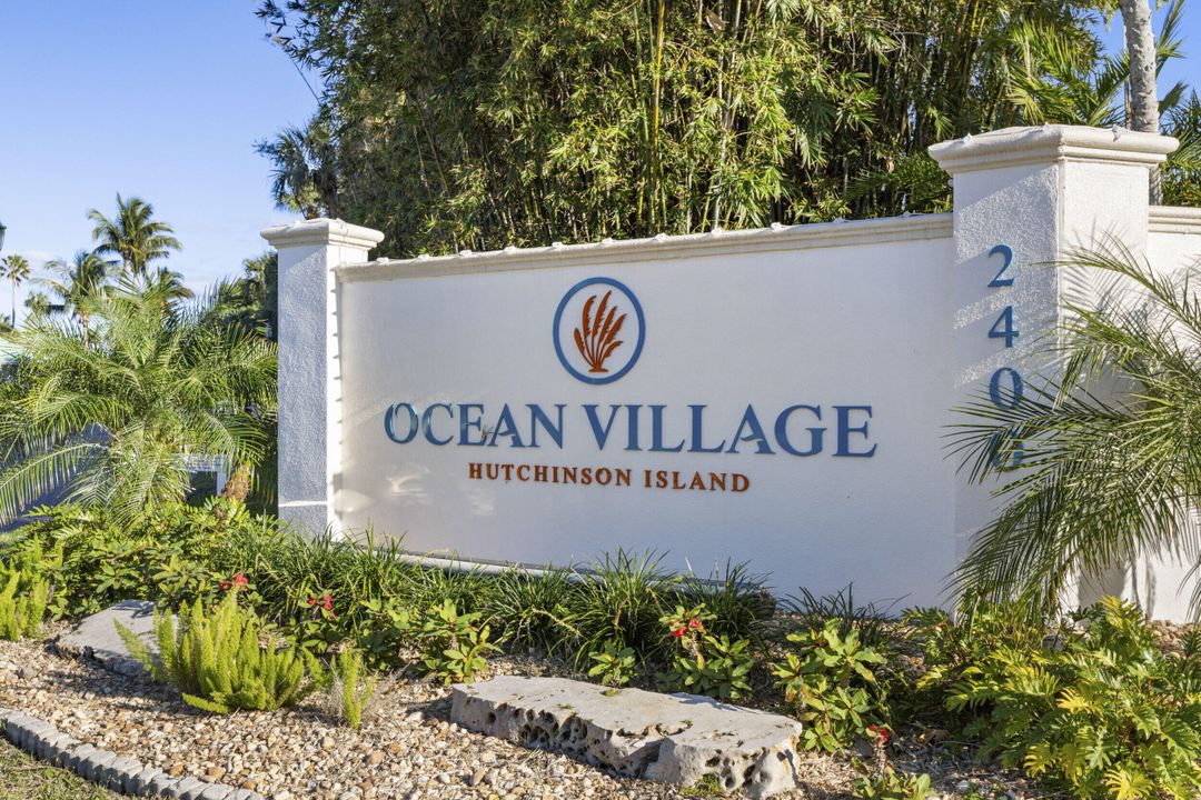 For Sale: $199,900 (1 beds, 1 baths, 678 Square Feet)