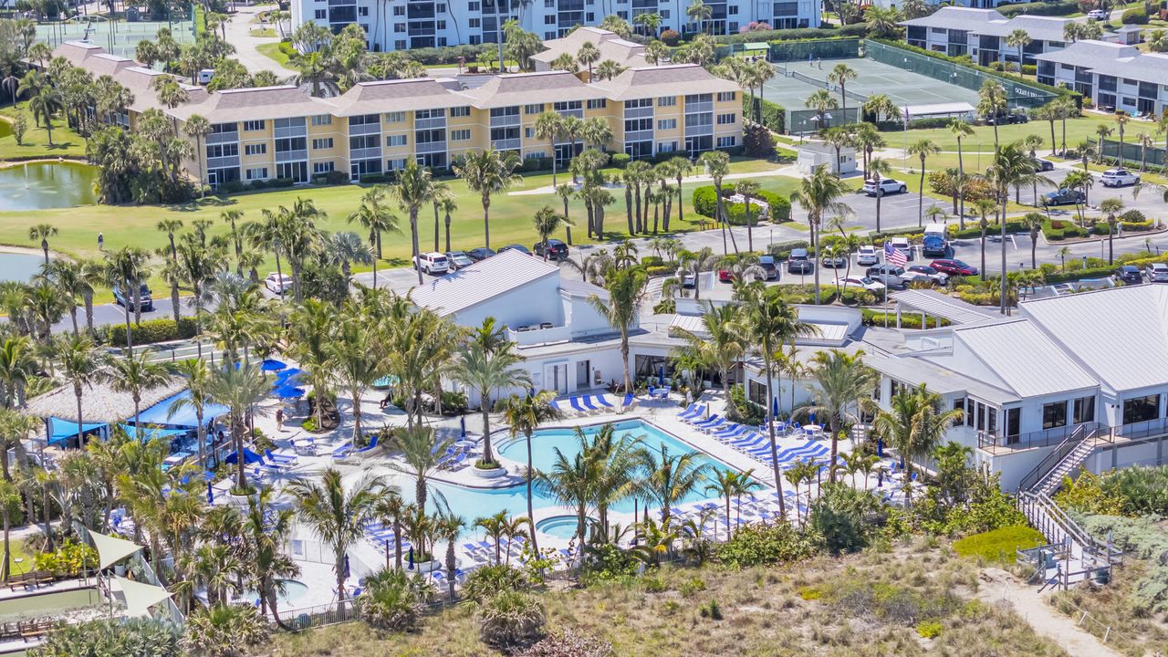 For Sale: $199,900 (1 beds, 1 baths, 678 Square Feet)