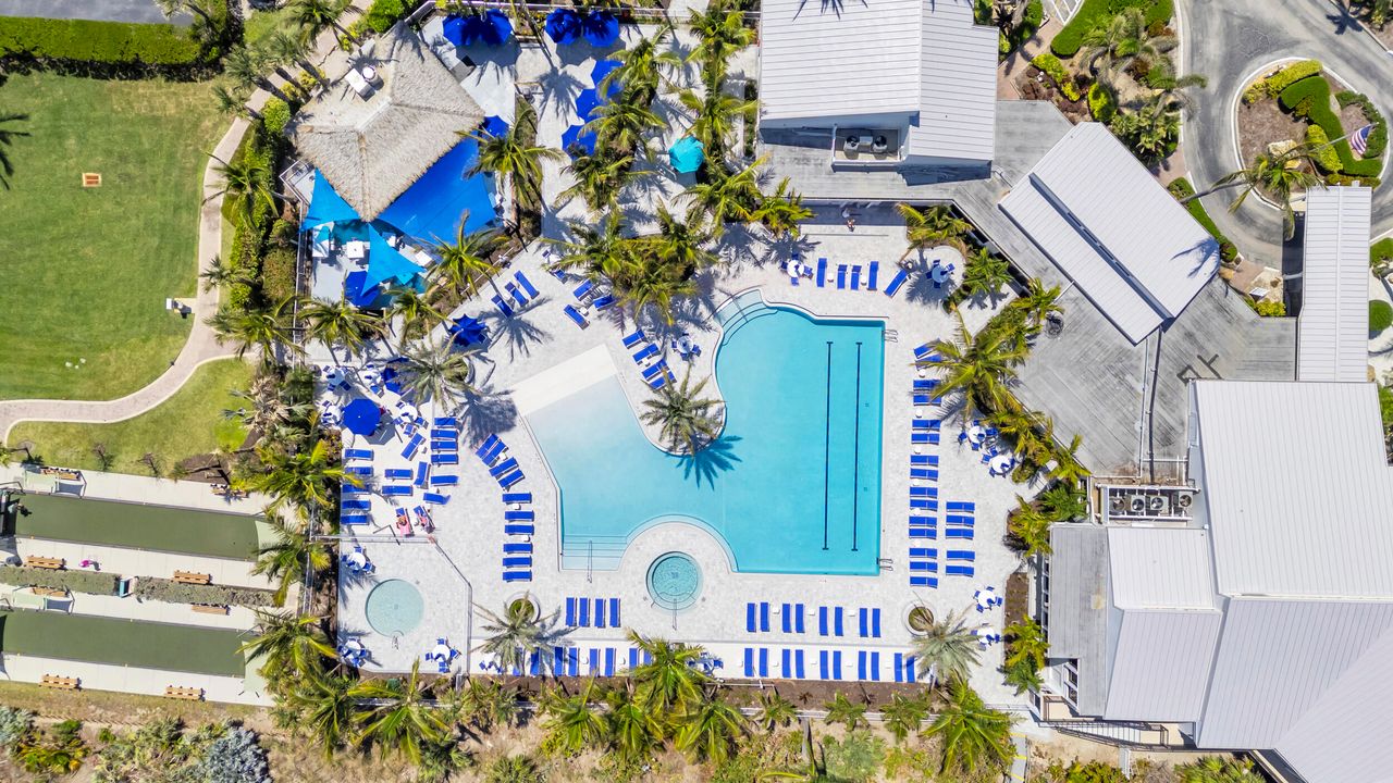 For Sale: $199,900 (1 beds, 1 baths, 678 Square Feet)