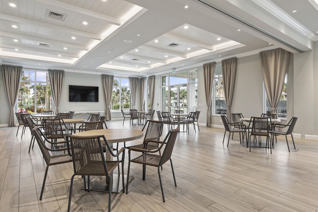 For Sale: $199,900 (1 beds, 1 baths, 678 Square Feet)